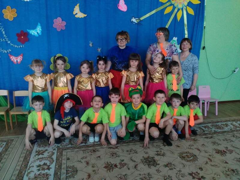 День смеха в группе 