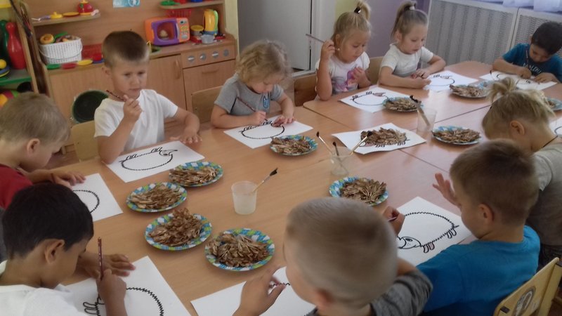 Мастер-класс по аппликации из семян дерева ясень «Ёжик» в группе «Лесовичок».