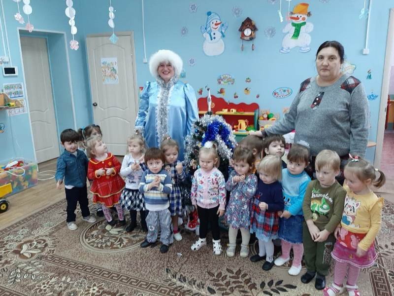 Прощание с Новогодней ёлочкой в гр. 