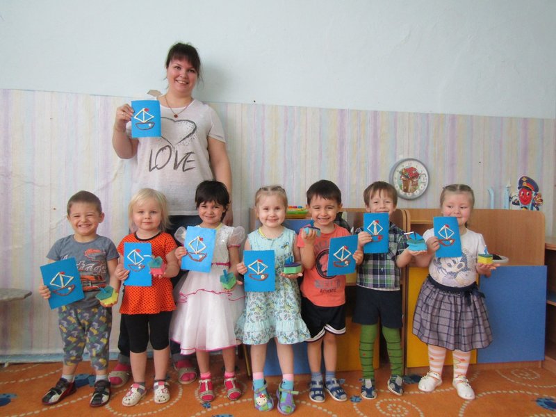 Малыши готовятся к празднику пап