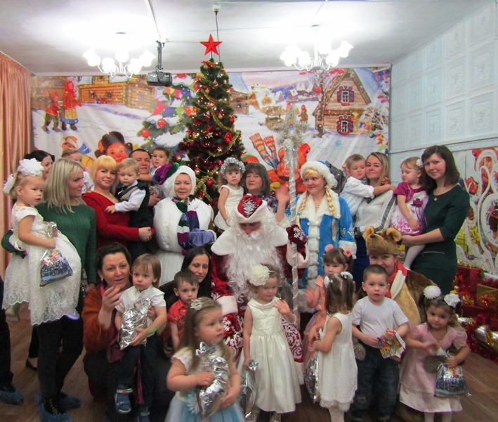Новогодний праздник в группе 