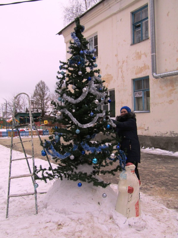 Скоро, скоро Новый Год, он торопится, идёт!