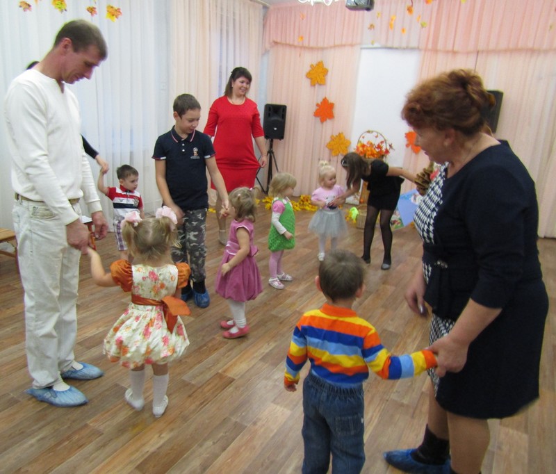 Осенний праздник в группе 