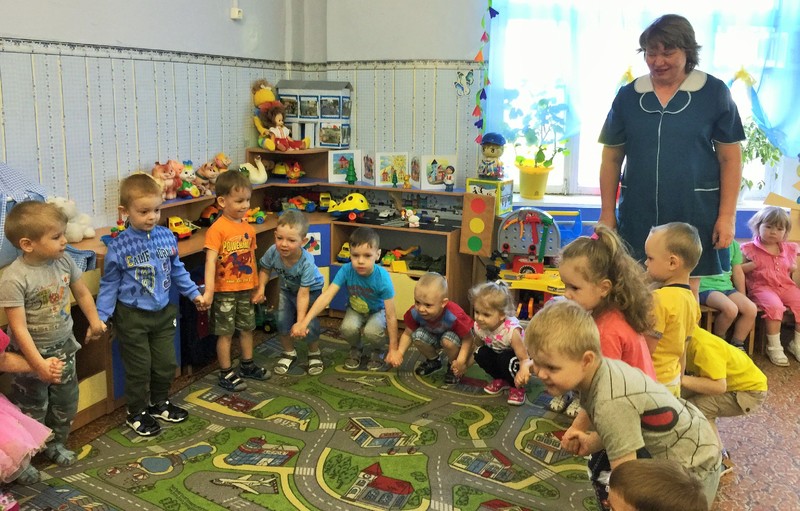 Знакомство с младшей группой 