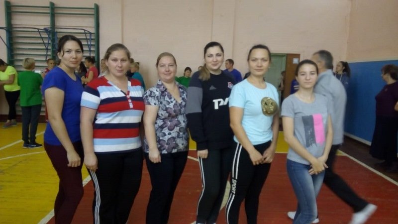 День учителя и День дошкольного работника.