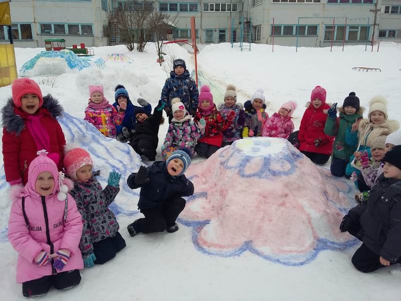 Зимние сказки на участках детского сада.