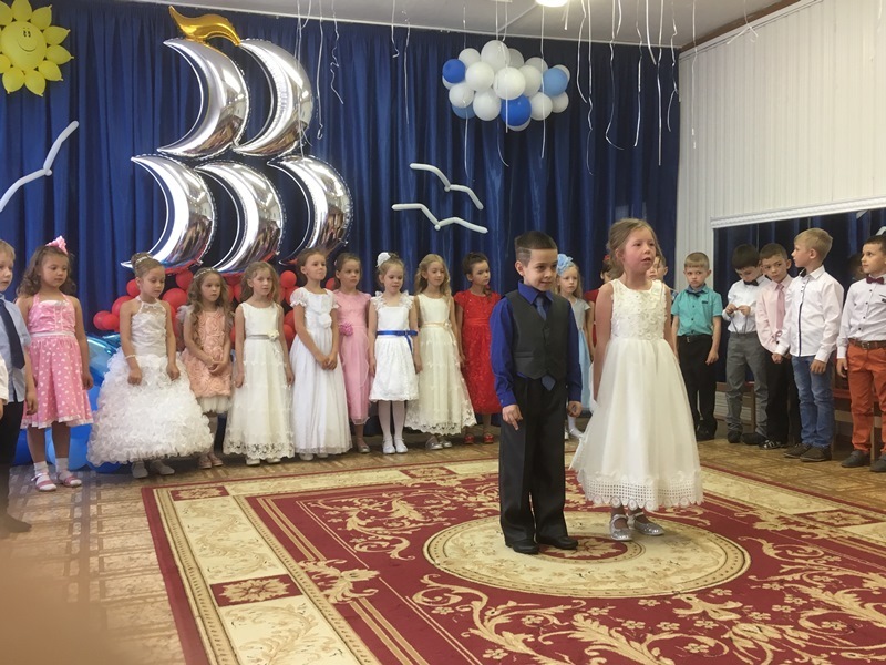 Выпускной утренник «Алые паруса» Выпускной утренник «Алые паруса»