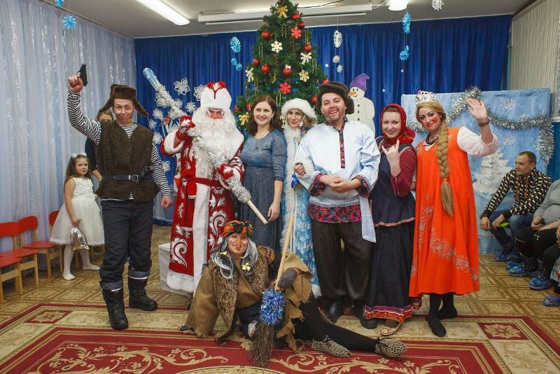 Новогодний сюрприз в семейном клубе. Новогодний сюрприз в семейном клубе.
