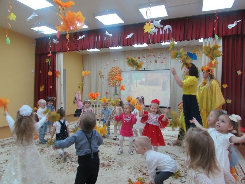 Осенний утренник «Мешок яблок». Осенний утренник «Мешок яблок».