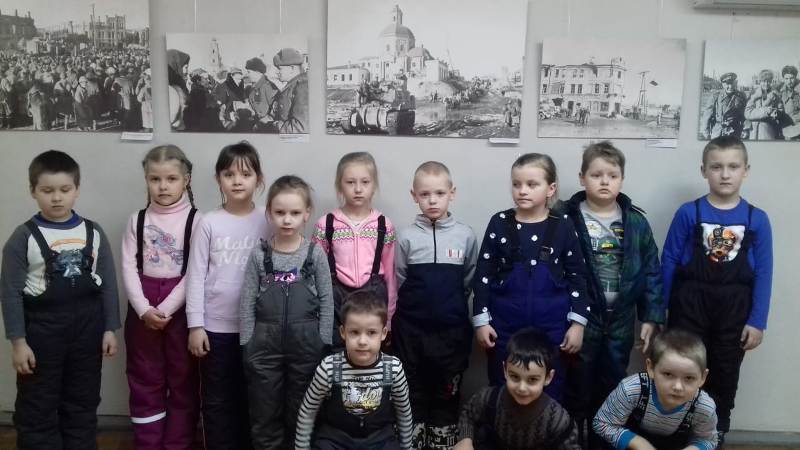Экскурсия на фотовыставку «Городу Воинской Славы посвящается» Экскурсия на фотовыставку «Городу Воинской Славы посвящается»