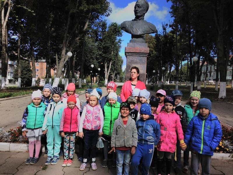 Экскурсия к памятнику П.С.Нахимова