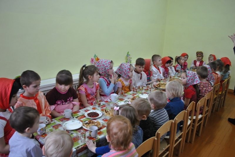 Масленица - веселый русский праздник.