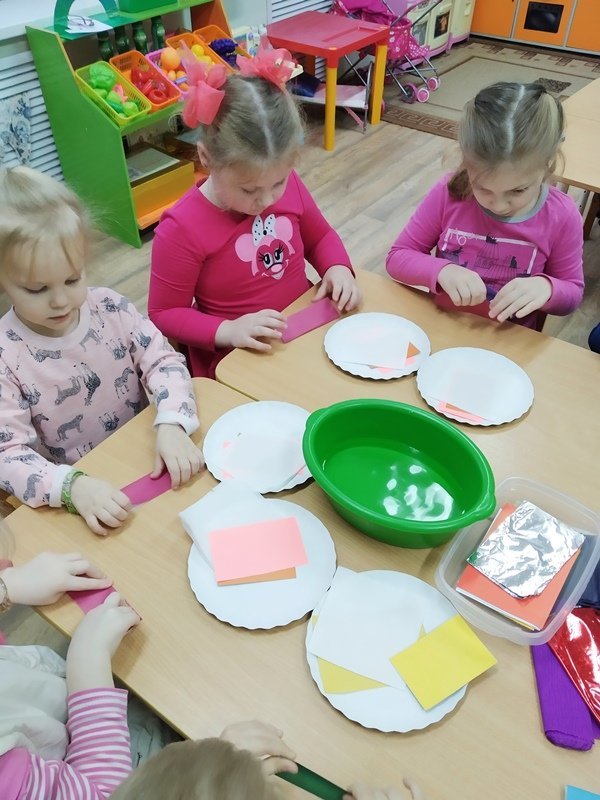 Экспериментируем с бумагой и картоном