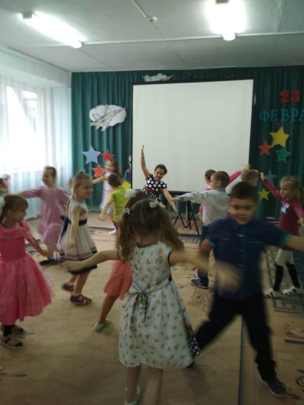 Музыкально-спортивные развлечения к 23 февраля Музыкально-спортивные развлечения к 23 февраля