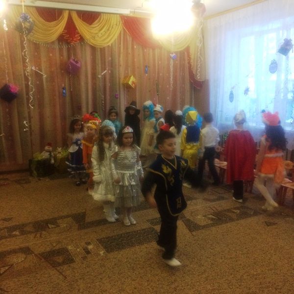 Новогодний утренник в группе 