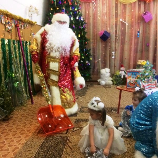 Новогодний утренник в младшей группе.