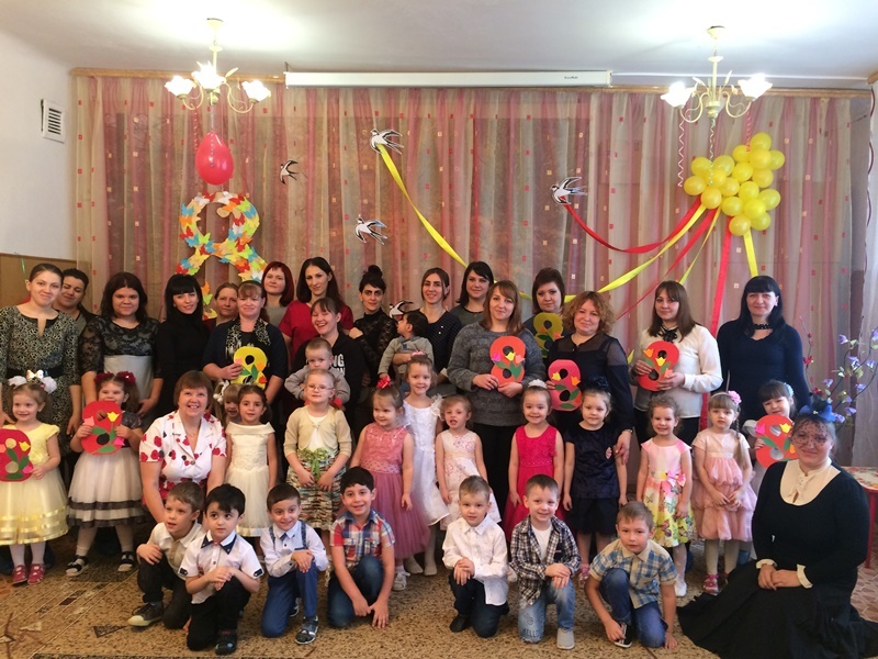 Утренник в младшей и средней группе