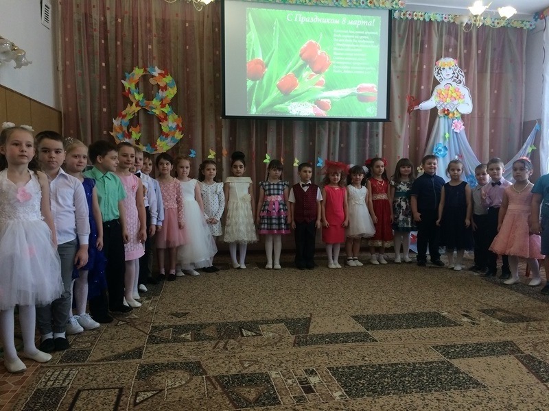 Утренник в группе Умнички. 