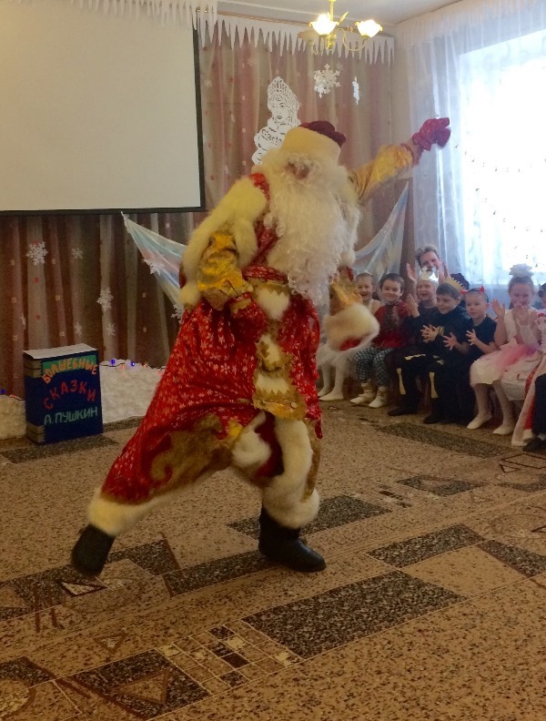 Новогодний утренник в группе Умнички.