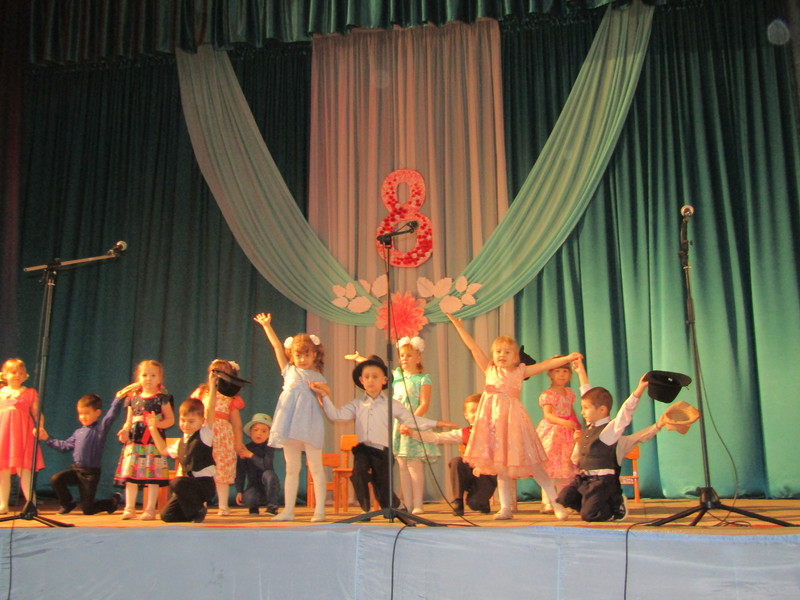 Праздничный концерт в Бекетовском ЦСДК