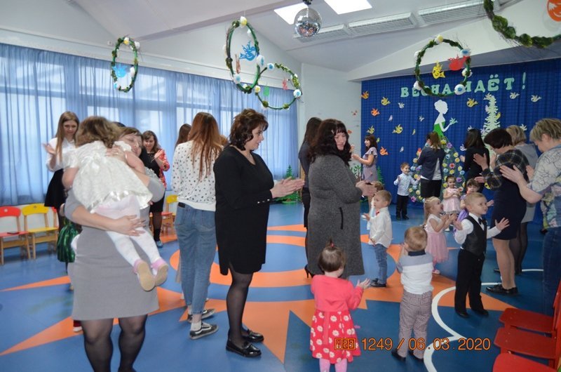 Совместный весенний праздник в группе 