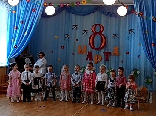 Весенняя картина для любимых мам