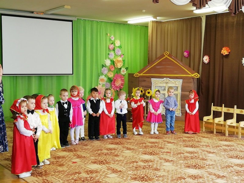 Утренник во второй младшей группе №3 к 8 марта