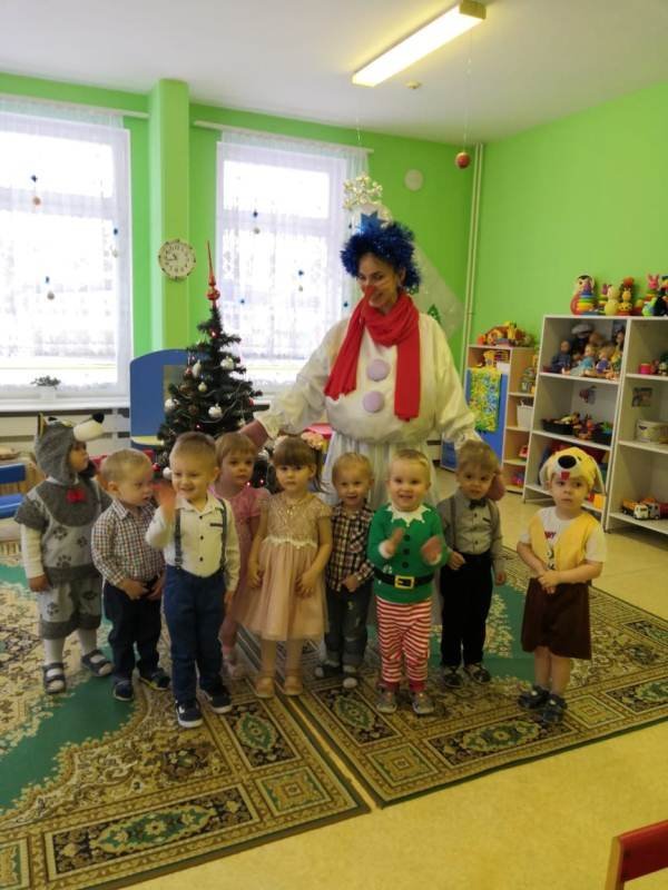 Новогодний утренник в первой младшей группе