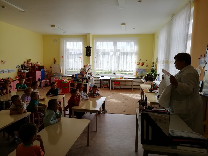 Беседы о профилактике простудных и вирусных заболеваний.
