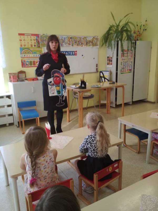 Встреча воспитанников с инспектором ГИБДД, в рамках 