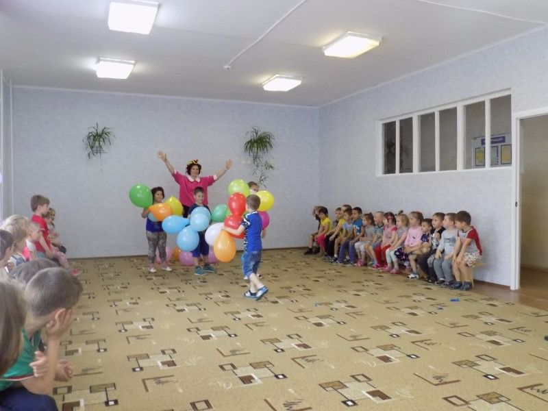 «День рождения ребят отмечает детский сад»