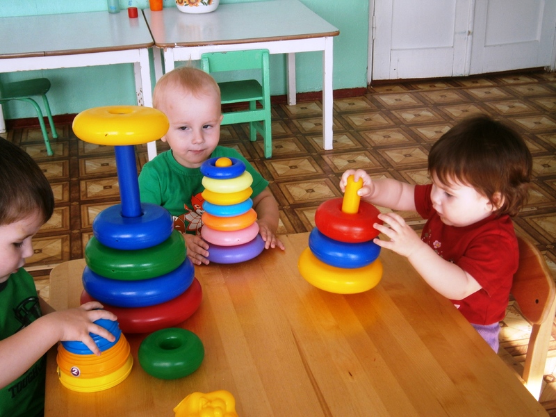 Играем в пирамидку.