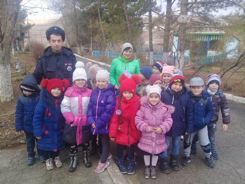 Беседа инспектора ГБДД с воспитанниками