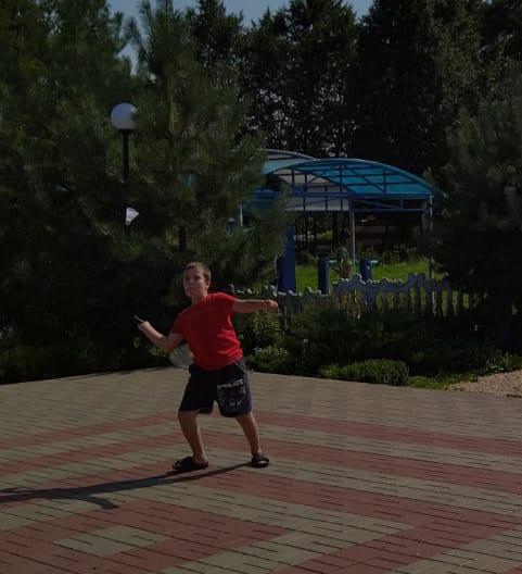 Турнир по бадминтону "А у нас спортивный час"