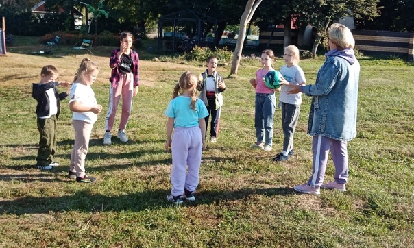 Игровая программа для детей "Путешествие в страну забытых игр"