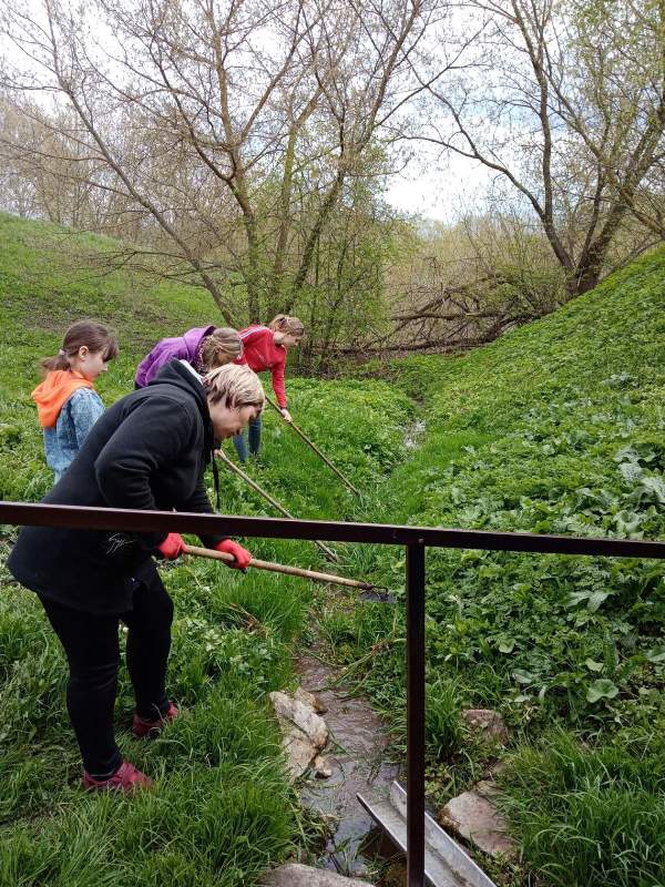 Акция по очистке родников "Охраняя родники, сохраним мы жизнь реки"
