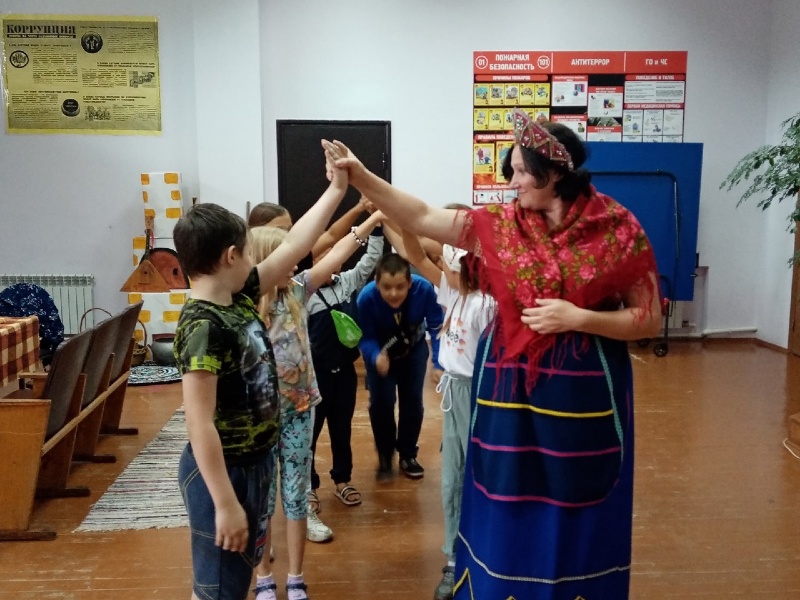 Фольклорные посиделки для детей "Из старины глубокой"