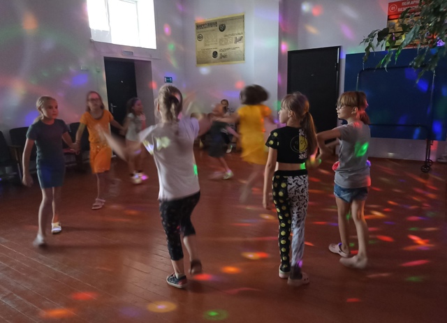 Мы семья и мы друзья