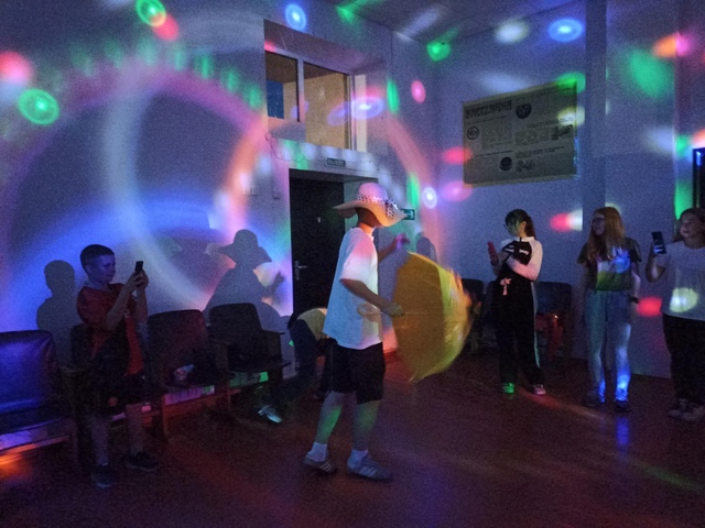 Танцевальная программа для молодежи "Летнее настроение"