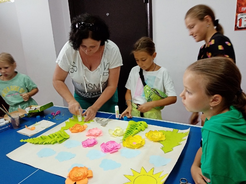 Мастер-класс по изготовлению коллективной поделки "Летняя полянка"