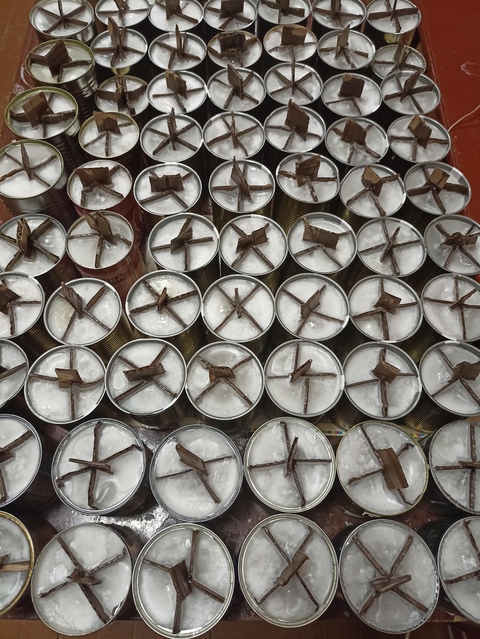 Культработники Дома культуры с. Верхний Ломовец продолжают изготавливать блиндажные свечи для нужд СВО