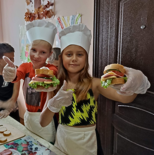 Дети на кухне