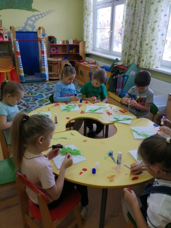 Открытка солдату - День героев