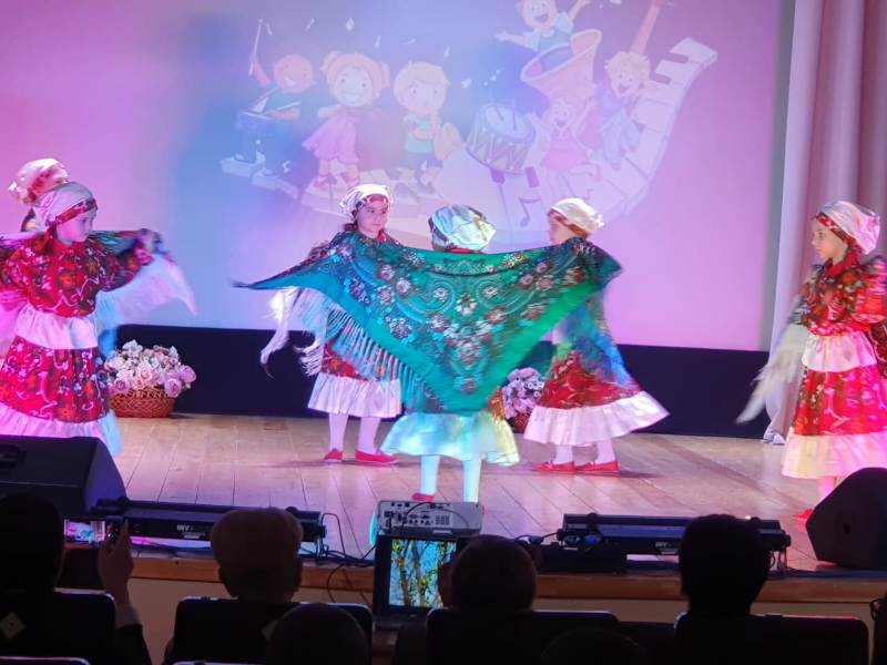 Фестиваль детского творчества "Маленькие дети — большие таланты"