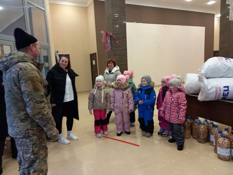 Участие в сборе гуманитарной помощи бойцам в СВО