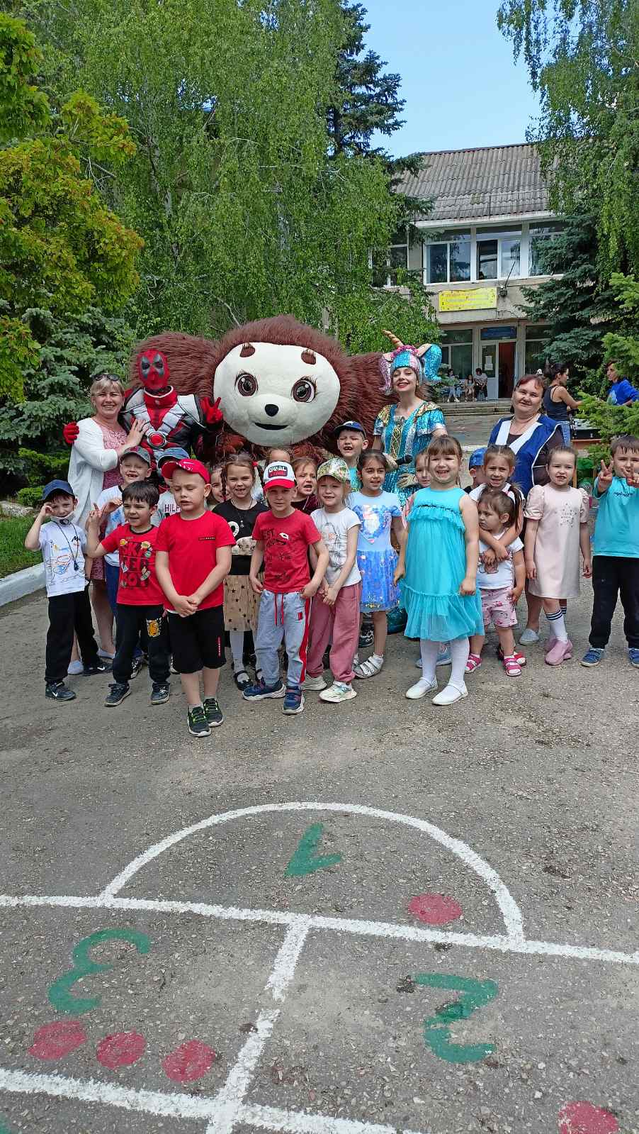 Праздник для воспитанников МБДОУ "Орленок" посвященный Дню защиты детей