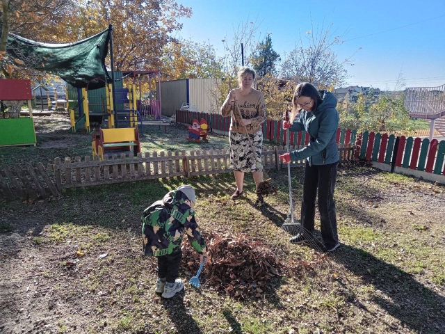 Сотрудники детского сада приняли участие во Всероссийском  субботнике