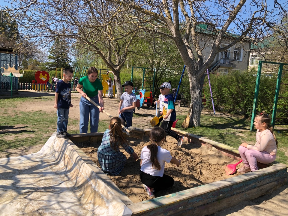 субботник в детском саду