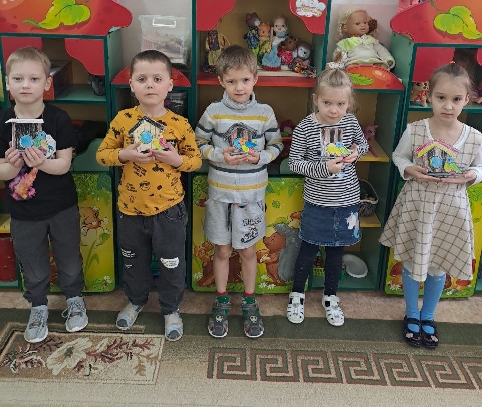Загадка для знатоков детского сада!