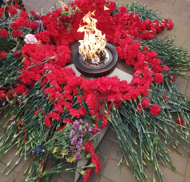 Открытие мемориала памяти "Вечный огонь"